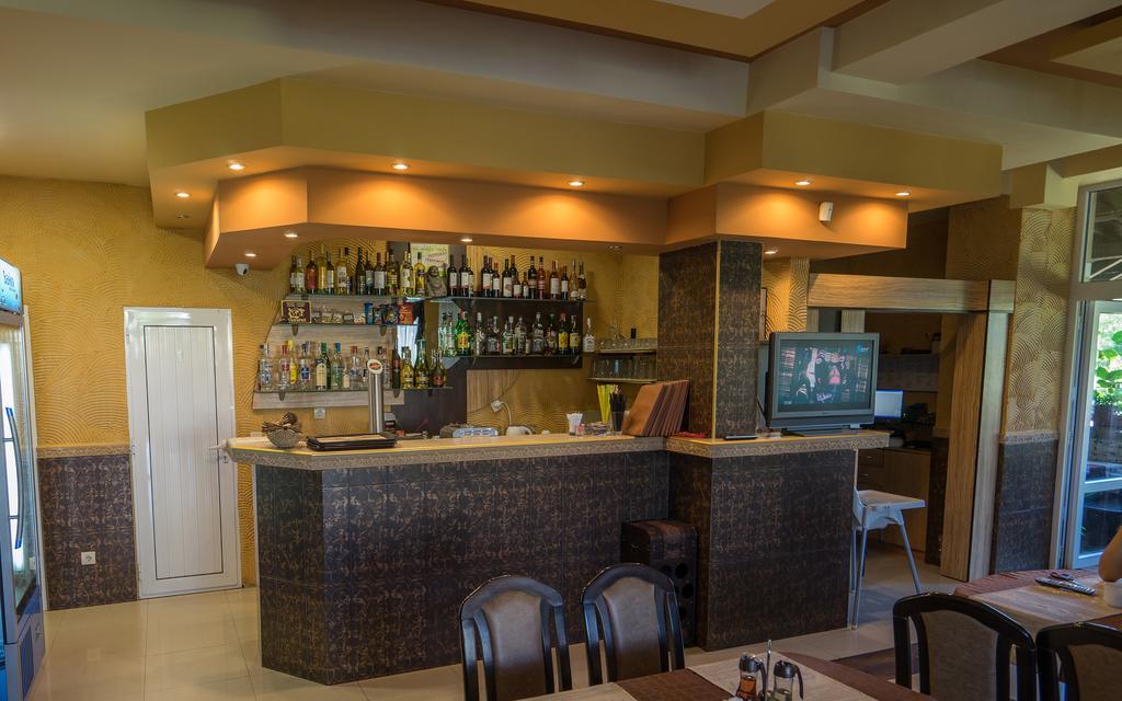 לוזנטס Hotel Luxor מראה חיצוני תמונה